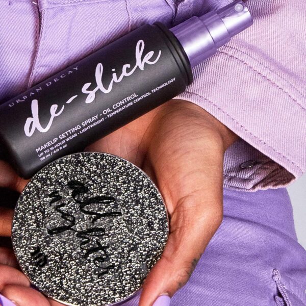 Urban Decay De-Slick Mattifying Makeup Setting Spray for Face, Waterproof, Smudge-proof, Oil and Shine Control, for Oily Combination Skin, Oil-free, Vegan, Cruelty-free - Image 7